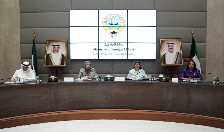 تعزيز سوق العمل وتمكين الكفاءات الوطنية